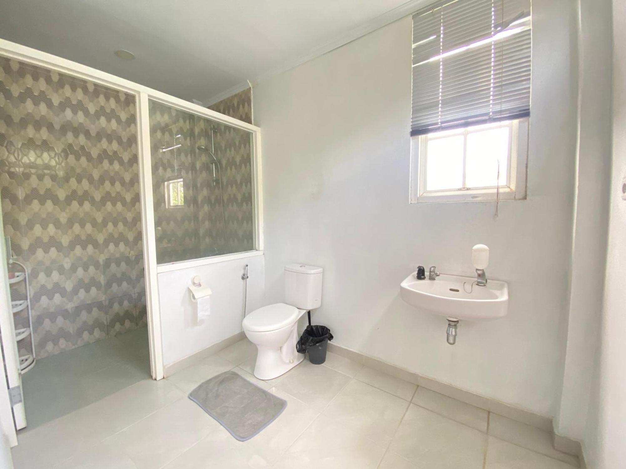 A Spacious Tropical 4 Bedrooms With Bathrooms Villa Marion Tomohon With The View Of Gunung Lokon Екстериор снимка