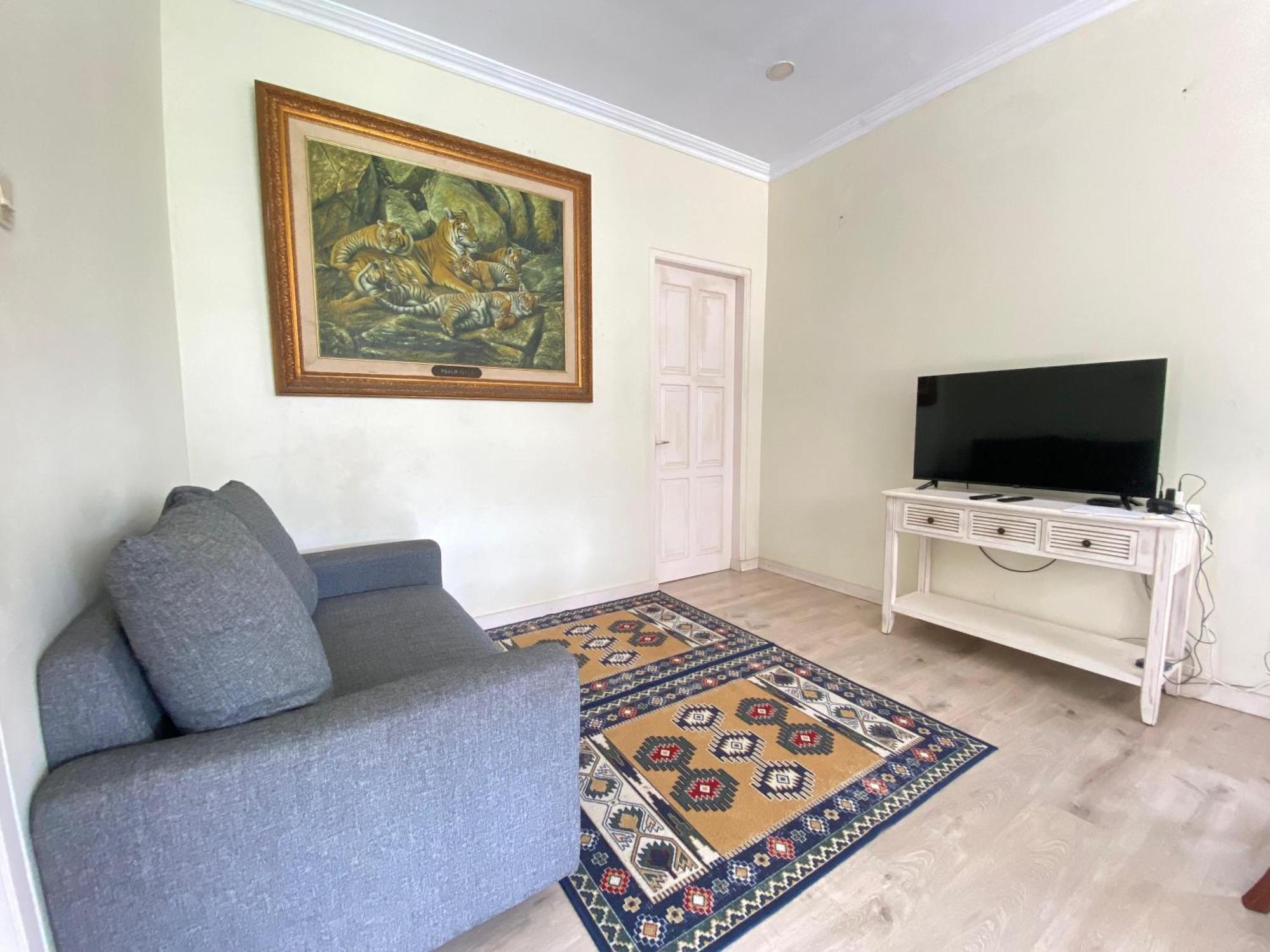A Spacious Tropical 4 Bedrooms With Bathrooms Villa Marion Tomohon With The View Of Gunung Lokon Екстериор снимка